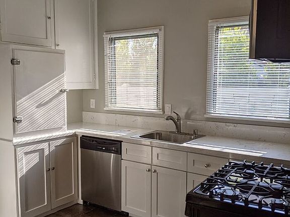 3rd image of 347 Arden Ave APT 1