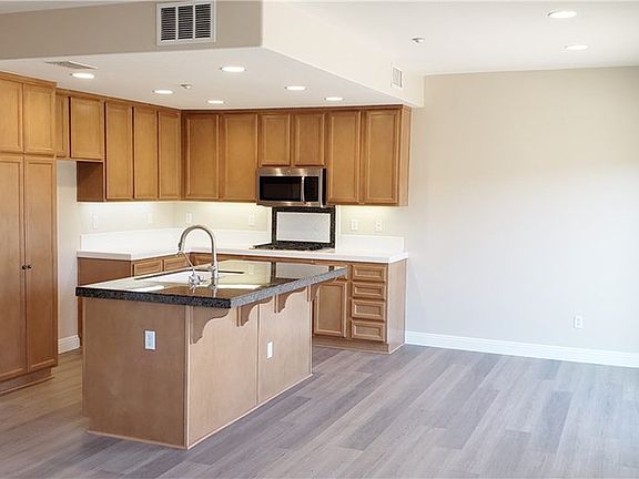 4th image of 27006 Fairway Ln #88