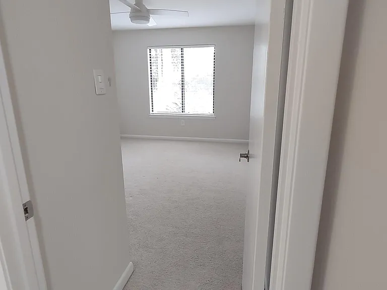 13 Village Green Cir — Photo 34