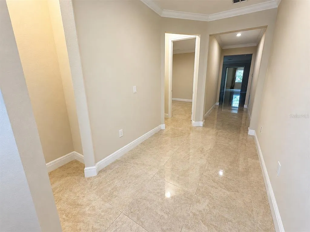 3 bed, 2.5 bath, 2203 sqft, $4,500 — Photo 4
