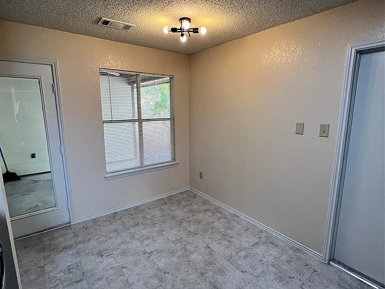 16202 Edgerly Ct — Photo 13