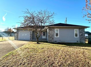 1112 Fowler Rd, Lebanon, MO 65536