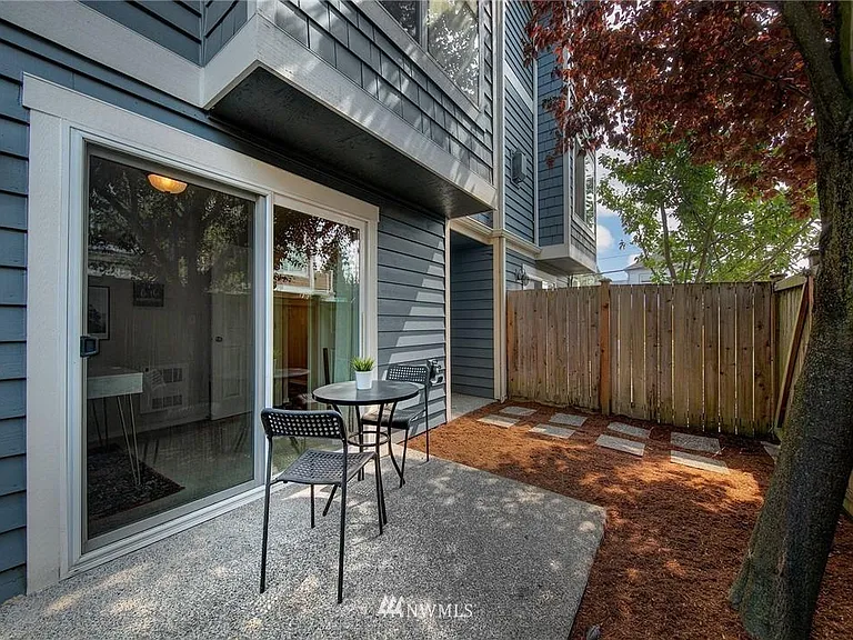 8505 Midvale Ave N #B — Photo 18