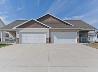 1010 Acacia Dr NE, Cedar Rapids, IA 52402