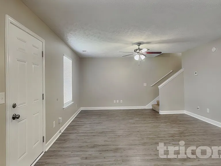912 Tapoco Ct — Photo 3