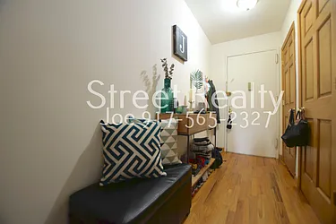 Rented by Street Realty Brokerage LLC