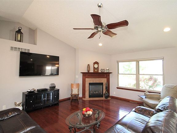 5th image of 5597 White Fox Dr