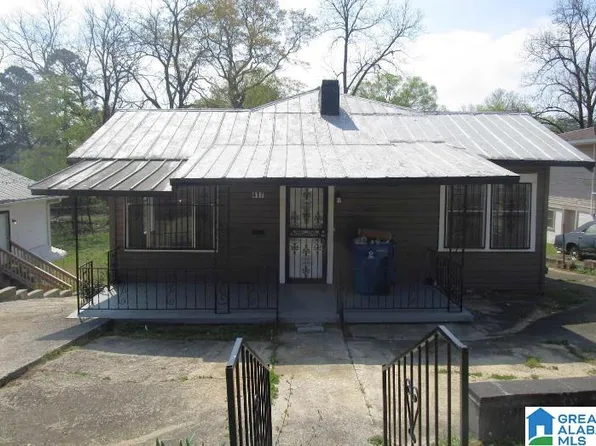 417 62nd St, Fairfield, AL 35064