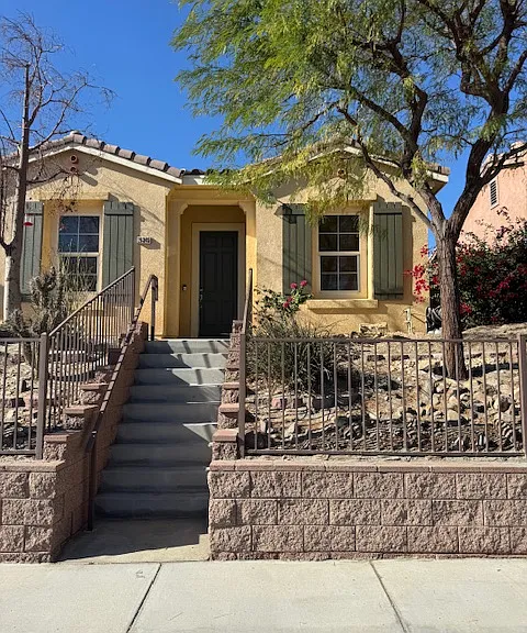 26345 Avenida Quintana — Photo 1
