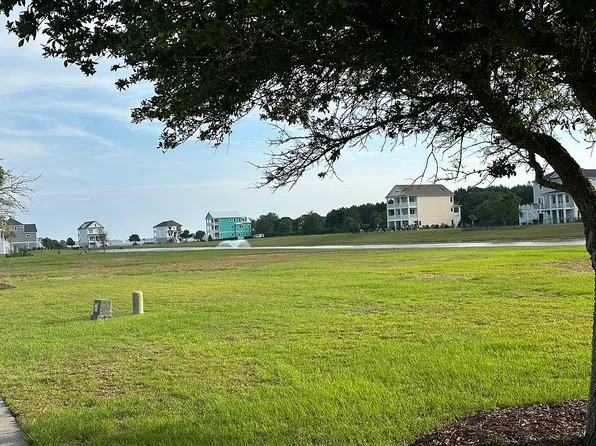 847 Cannonsgate Dr, Newport, NC 28570