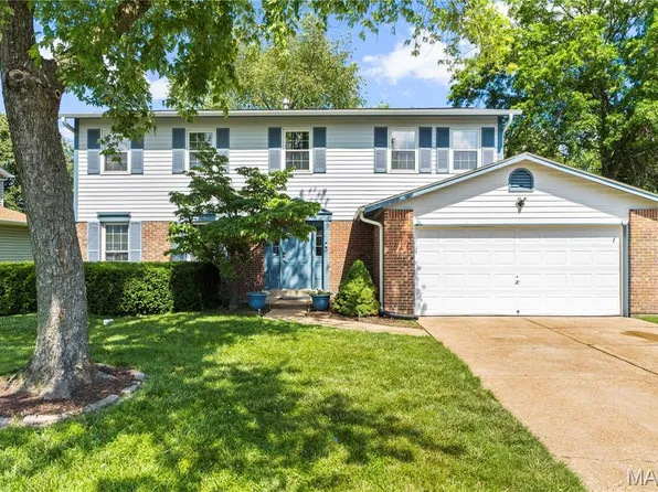 700 Eastbridge Dr, Saint Peters, MO 63376