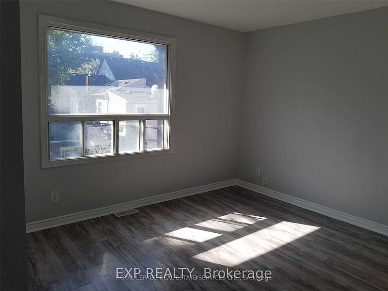 Toronto House for rent - 2 Bedrooms — photo 3