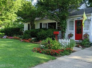 802 Barton Dr, Ann Arbor, MI 48105