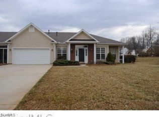 2 Coopers Oak Way, Greensboro, NC 27410