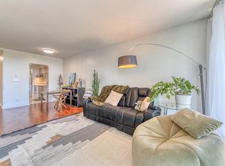 8851 Lansdowne Rd #701, Richmond, BC V6X3X7