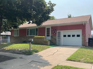 325 E 11th St, Fremont, NE 68025