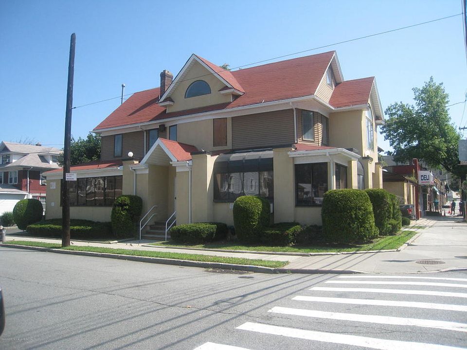 1st image of 427 Forest Ave