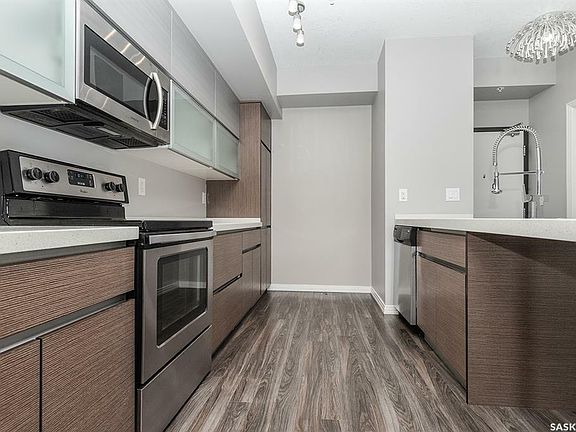 3rd image of 235 Evergreen Sq #110