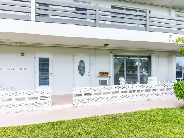 2700 NE 135th St APT 43, North Miami, FL 33181
