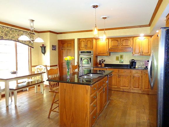 3rd image of 23955 W Meadow Ln