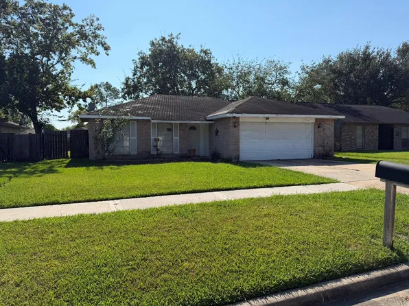 10115 Hollow Canyon Dr, Sugar Land, TX 77498