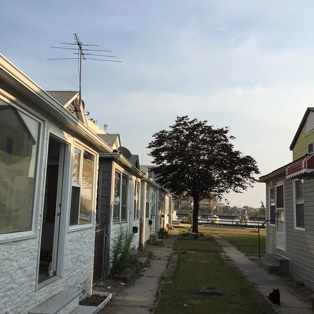 3 bed, 750 sqft, $2,750 — Photo 2