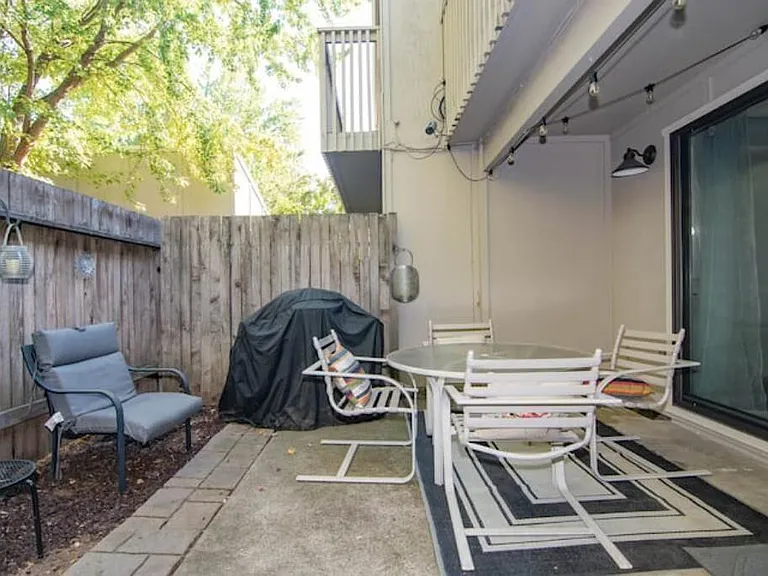 1309 Maple Leaf Ct — Photo 61