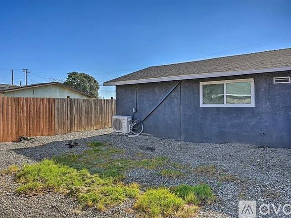 4th image of 987 Myrna Ave #A