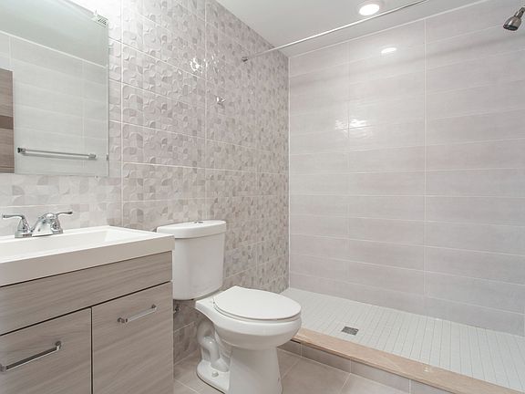 5th image of 2541-43 Montrose St #Aa