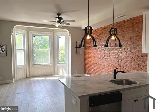4 bed, 1500 sqft, $2,400 — Photo 3