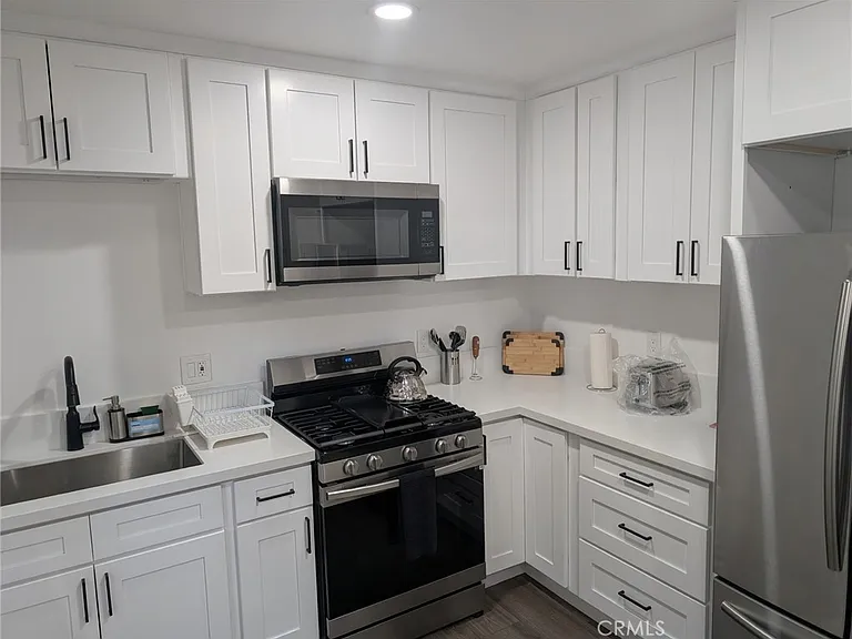 311 W Green St — Photo 8