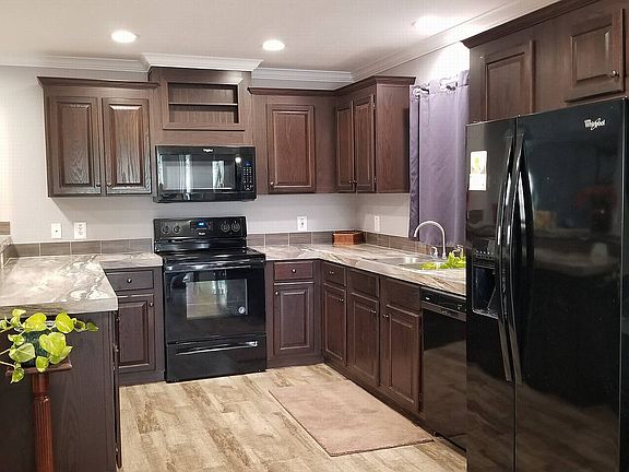 3rd image of 472 Bimini Cay Cir