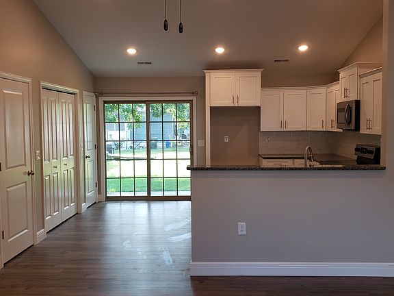 3rd image of 1014 S Lamine Ave