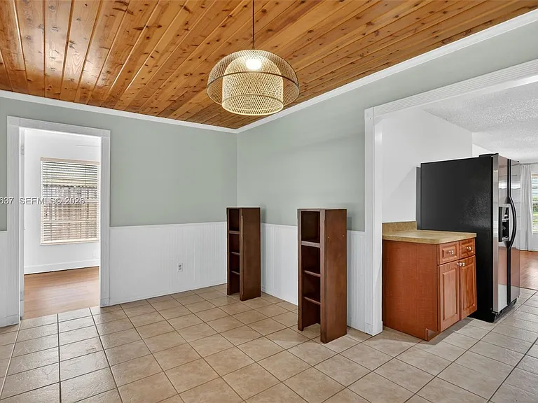 2240 NE Rustic Way — Photo 9