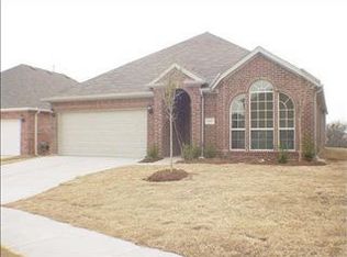 2817 Thorncreek Ln, Fort Worth, TX 76177