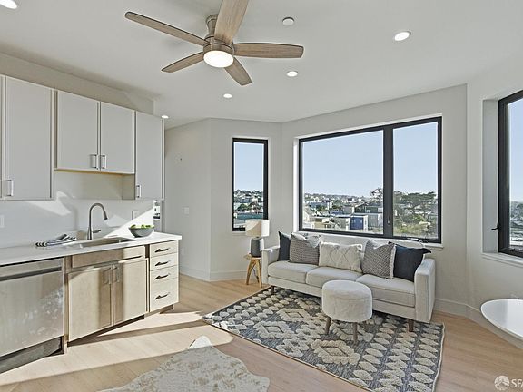 5th image of 3945 Judah St #306