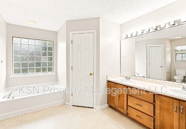 17 Arbor Ridge Way — Photo 20