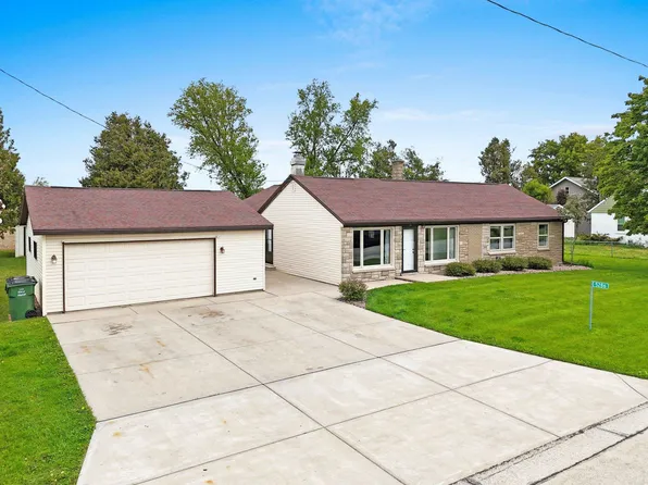 5286 Kunesh Rd, Green Bay, WI 54313