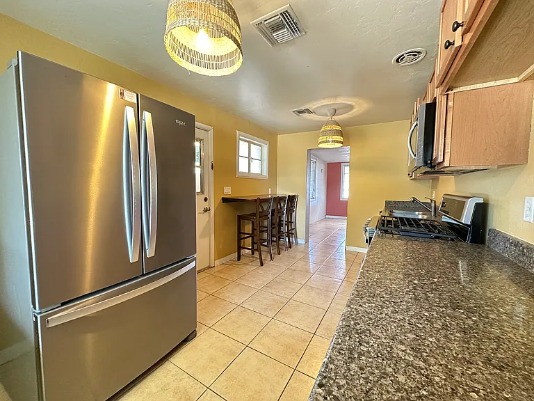 2208 N Rita Ave — Photo 12