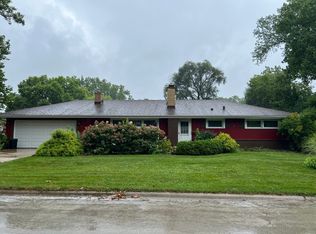 1948 Paddock Ct, Wheaton, IL 60187