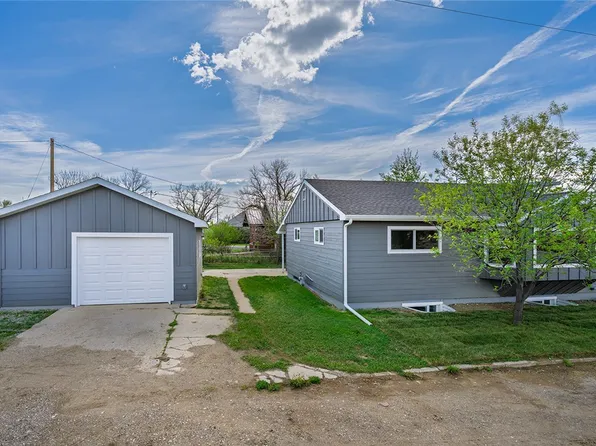 704 2nd St NW, Harlowton, MT 59036