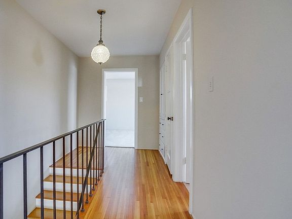4th image of 210 Quincy Ave #210