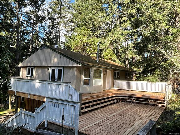 3rd image of 881 Sharie Rd