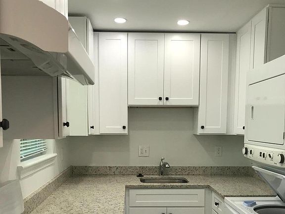 3rd image of 8903 Bradmoor Dr