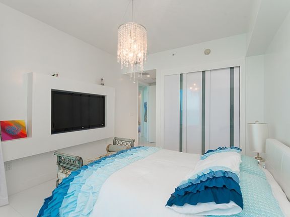 4th image of 16047 Collins Ave #1-1102