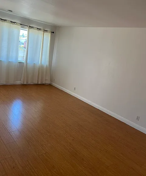 1577 Brookvale Dr — Photo 2