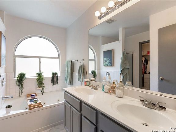 5th image of 2373 Carson Loop