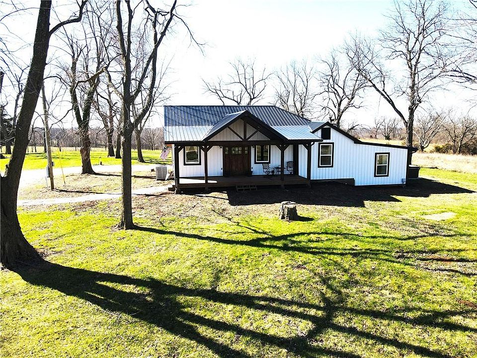 1st image of 786 NW 100th Rd