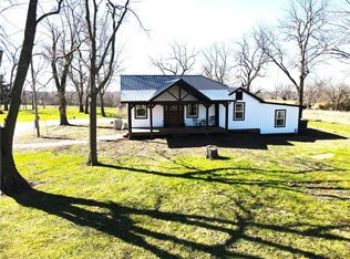 786 NW 100th Rd, Centerview, MO 64019