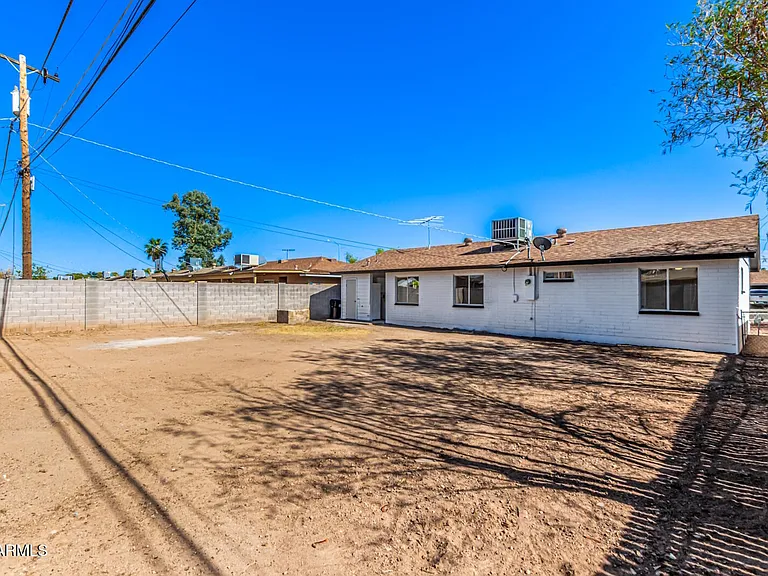 1238 E Vine Ave — Photo 29